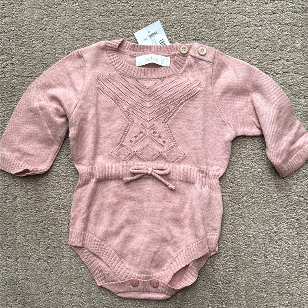pink Knit Body Suit 3-6 month. brand new.